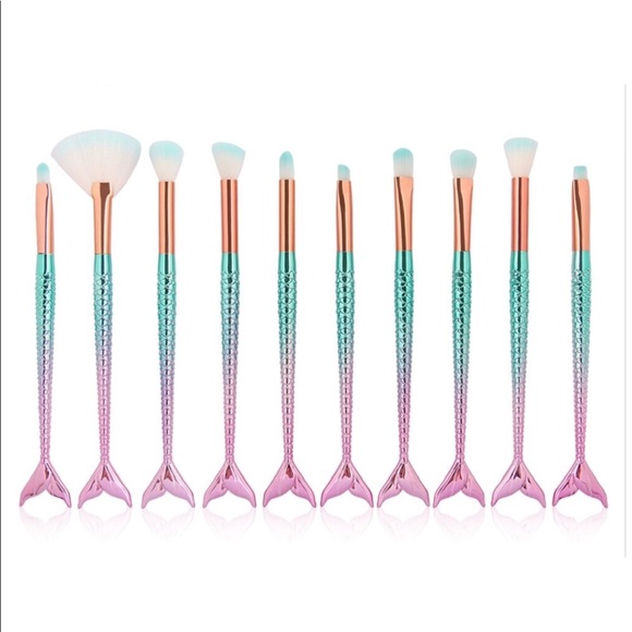 Mermaid Makeup Brushes 🧜‍♀️ - Picture 2 of 2